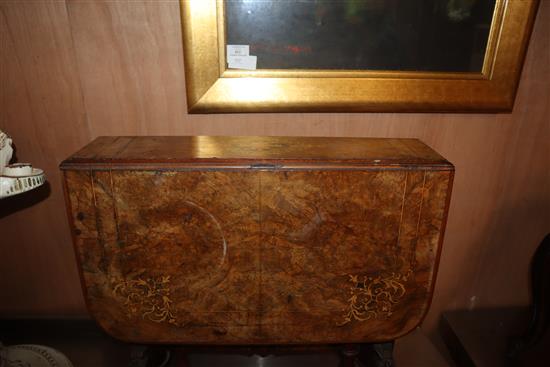 A Victorian walnut Sutherland table W.54cm